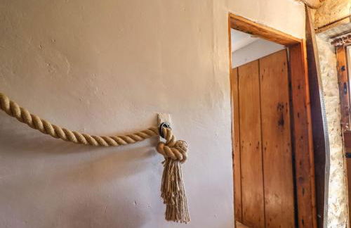 Upper Cottage - Photo 25