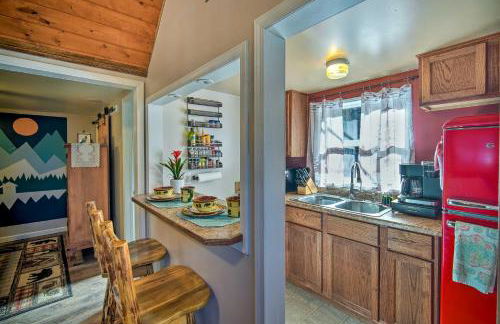 Running Springs Cabin with Deck and Forest Views - Foto 9