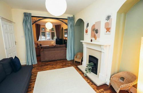Huge 4 Bed Family Home in Derbyshire with Parking - Foto 32
