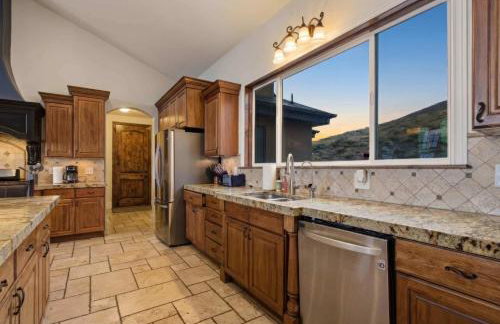 Private Family Home with Hot Tub - Foto 11