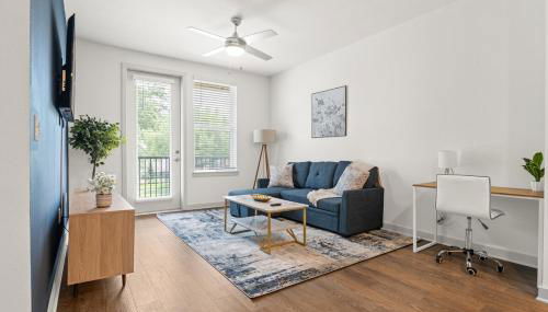 Trendy 1BR Apt with King Bed Pool Gym and Close to Beach - Foto 4