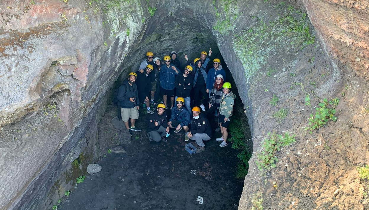 A group in Thieve's Cave