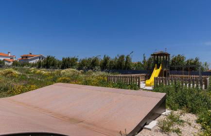 Stunning Beach House with Pool by LovelyStay - Foto 64