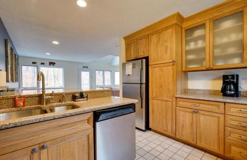 Sunny Stratton Townhome about 1 Mi to Skiing! - Foto 7