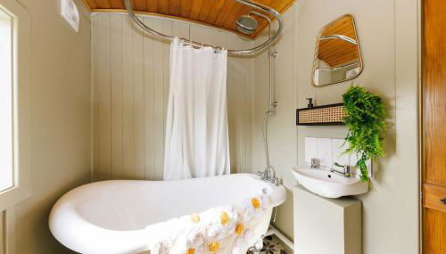 Beautifully Restored WW2 Carriage - Sleeps 6 - Foto 4