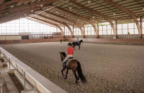 Spacious 4-Bedroom Villa with Private Heated Pool in Quinta da Beloura Sintra Ideal for Families & Long Stays - Foto 54