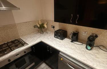 Spacious City Centre 2-Bedroom Apartment by StaySavvy Accommodation - Foto 12