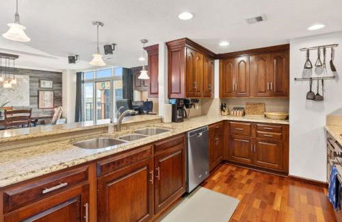 City Center Oasis Prime Location with Views - Foto 31