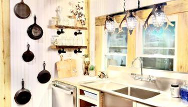 King Suite & Bunkhouse - Deer Camp - WiFi - Grill - Foto 5, dishwasher