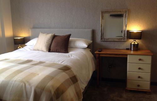 Rooms @ Number Six - Photo 29