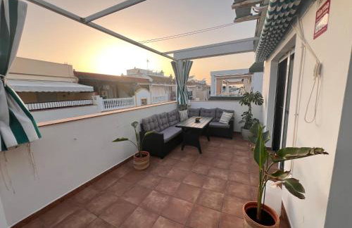 Ático De Lujo 140m2 con Terraza en el Centro, junto a la playa, restaurantes y chiringuitos en Punta Umbría - 10 Personas - Foto 2