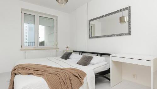 Metro Targówek Spacious Apartment with Parking by Noclegi Renters - Foto 1