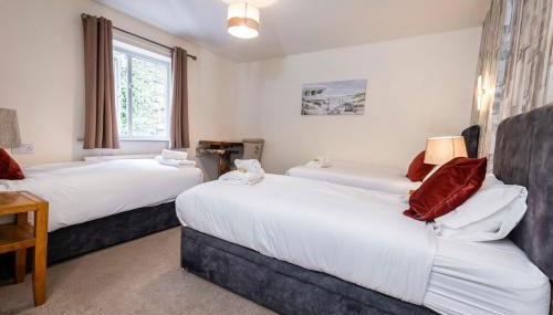 New Hobbit, stunning views, sleeps 42, Bar, Hot Tub - Foto 5