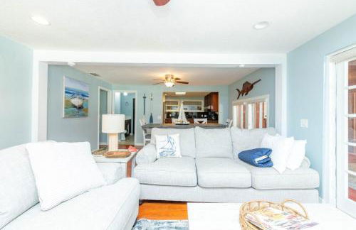 Huge Waterfront Mini-Resort w Gym, Dock & Pool - Foto 28