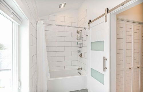 Latitude Adjustment Walk to Beach & Dining! - Foto 86