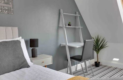 Elizabeth II Five Bedroom Spacious Home - Foto 27