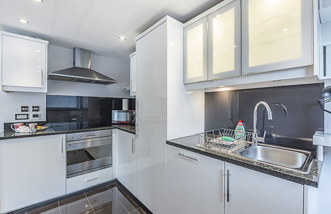 Canary Wharf Luxury Apartments - Photo 51