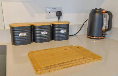 Luxury One Bedroom Apartment St Albans By Central Stays Short Lets & Serviced Accommodation With Free Parking - Photo 12