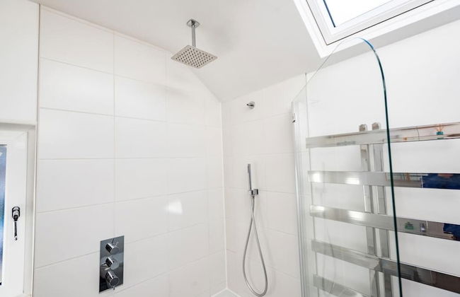 Charming 3 BR House - Garden Parking Near CS Lewis Park - Foto 11