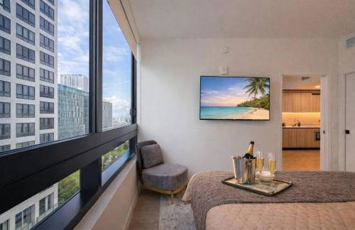 City Skyline Views & Rooftop Pool at District 225 - Foto 25