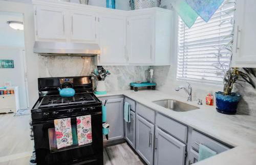 Soothing Blues in Peaceful 2BR 1BA Cottage - Foto 9