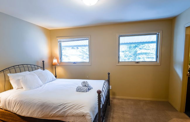 Thunder Ridge by Fernie Lodging CO - Photo 7