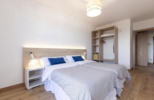 Palms & Pines Apartment, with a pool and marvellous sea view, 10 minutes to the beach - Foto 23