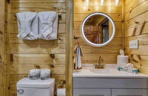 Country Cabin, Fenced area for pets, Hot Tub, Arcade!!! - Foto 32