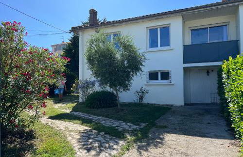 Maison indépendante avec 6 chambres proche du tram A - Foto 1