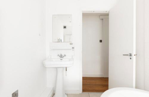 New! Lovely 1BR, 2 mins to St James Street Station - Foto 15