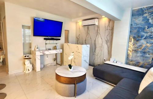 Luxurious Waterfront 2 room apartment- Remodeled- Free parking- 5min drive to Miami Beach - Foto 16