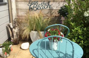 Ocean Drive Deluxe Apartment with complimentary Day Time Beach hut - Foto 69