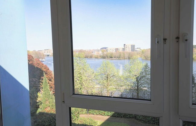 2 Bed Apartment Overlooking Water - Foto 59