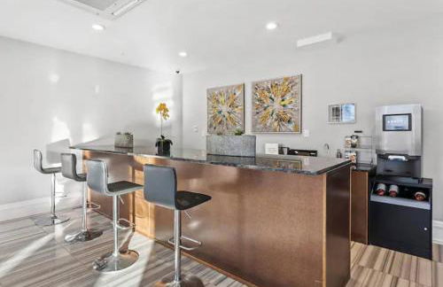 XL Studio - Stylish Studio with Rooftop Pool - Foto 40