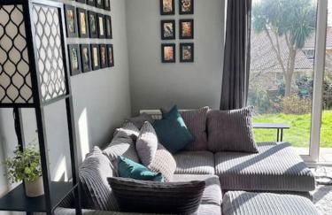 Stunning Charmouth Property with Bay views! - Photo 56