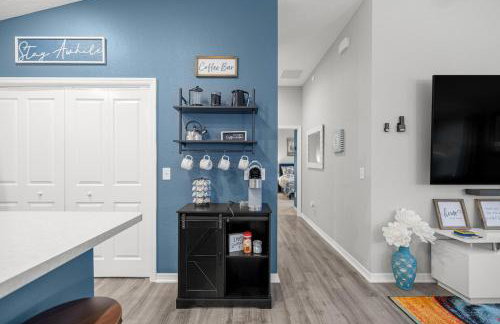 Luxe 2BR in The Villages, Mins to Eastport Town Square With Patio and Kingbed - Foto 6