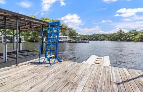 Pet Friendly A Frame w/ Private Dock & Great Lake Views - Foto 50