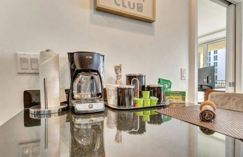 2B Beachfront condo! Pool! Games! 15 mins to PBI! - Foto 29