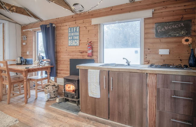 The Lodge - 1 Bedroom - Freshwest Beach Retreat - Photo 12