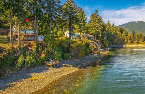 4BR waterfront home with beach access and views - Foto 38