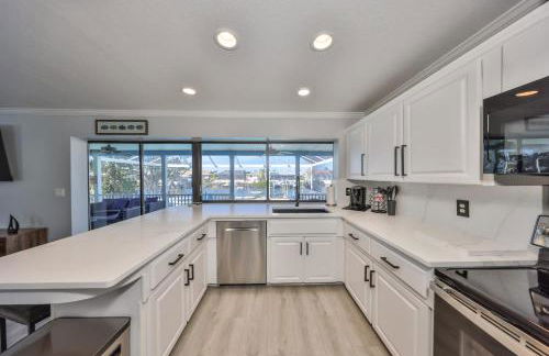 Waterfront Pool House with Heated Pool - Foto 14