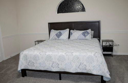 Spacious 4200 sqft - 6 bdrms 4 bath - Gym - Pets OK Near PGA - Universal KIDS - Star Frisco - Photo 16