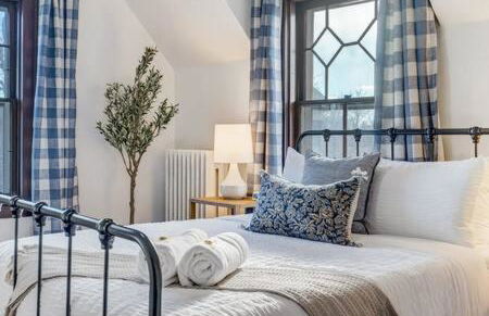 Noble Mansion 7 Bedrooms w Hot Tub Firepit & BBQ - Foto 35