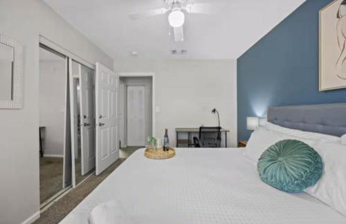 3BEDS, Resort, Pool, near UT 5mins to Downtown - Foto 6