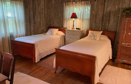 Mary's Place - Studio surrounded by nature but close to High Point - Photo 9