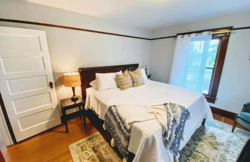 Historical Entertainer 3 Bedroom Townhouse AC PNW - Foto 10