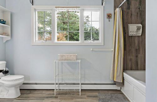 Entire Home in Narragansett - Photo 9