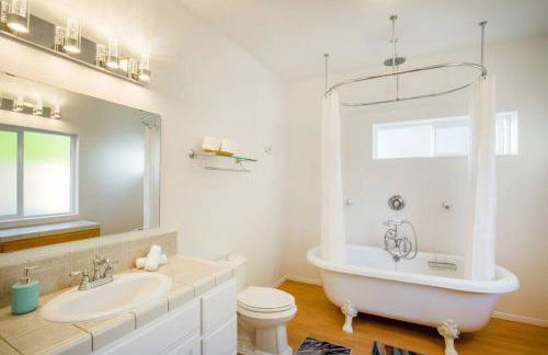 Cozy Oceanview! by OceanviewHotTubs Oceanfront! Shelter Cove, CA Tesla EV station - Foto 23