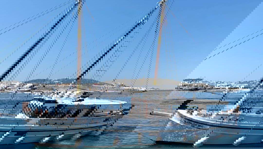 The boat for the excursion