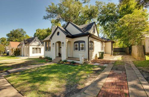 Walk to Dtwn Tyler Tudor with Backyard - Foto 27